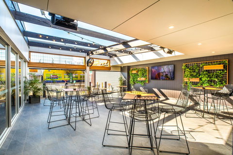 Nightcap At Finsbury Hotel - ACT Tourism 8