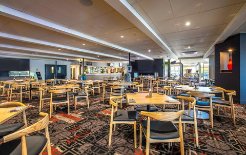 Nightcap At Finsbury Hotel - ACT Tourism 7