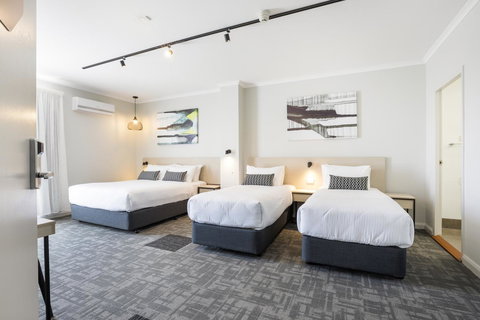 Nightcap At Finsbury Hotel - ACT Tourism 13