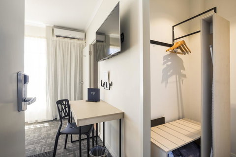 Nightcap At Finsbury Hotel - ACT Tourism 14