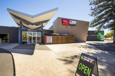 Nightcap At Finsbury Hotel - ACT Tourism 42