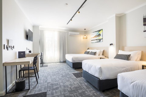 Nightcap At Finsbury Hotel - ACT Tourism 1