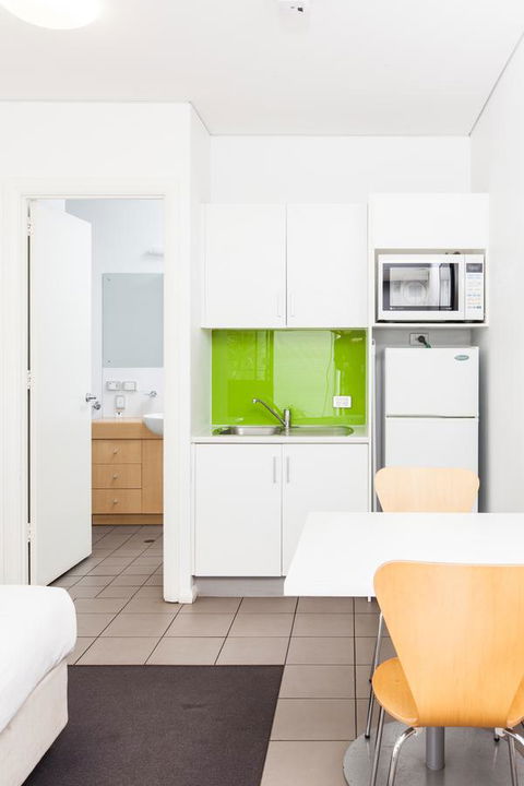 Majestic Oasis Apartments - ACT Tourism 28