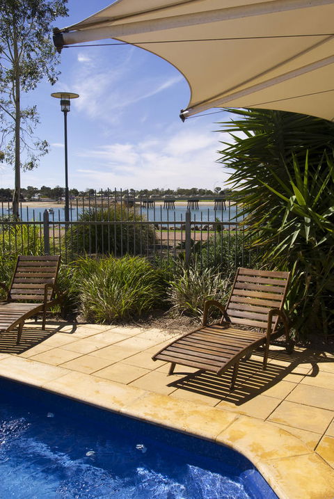 Majestic Oasis Apartments - ACT Tourism 13