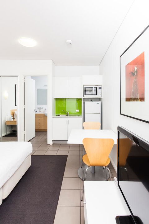 Majestic Oasis Apartments - ACT Tourism 27