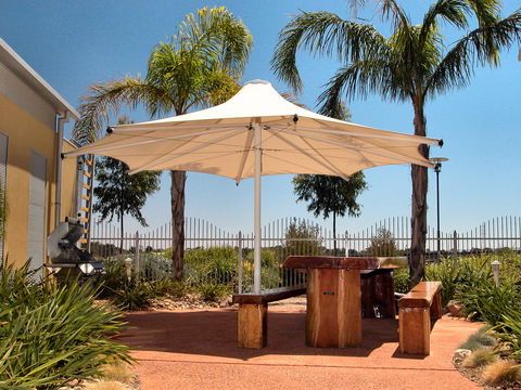Majestic Oasis Apartments - ACT Tourism 6