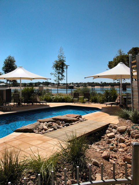 Majestic Oasis Apartments - ACT Tourism 8