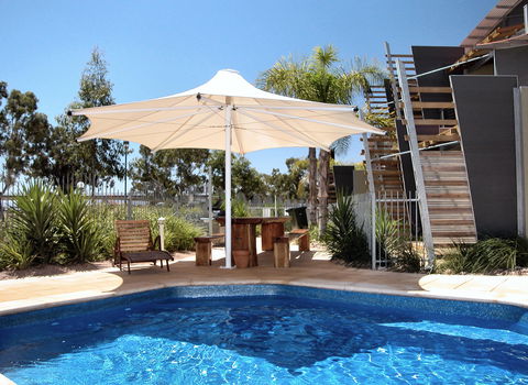 Majestic Oasis Apartments - ACT Tourism 5