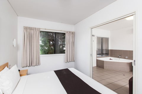 Majestic Oasis Apartments - ACT Tourism 20