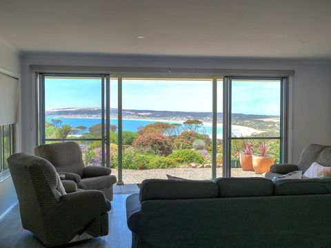 Emu Bay Holiday Homes - ACT Tourism 20