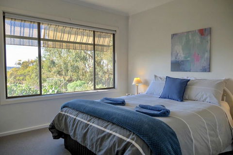 Emu Bay Holiday Homes - ACT Tourism 5