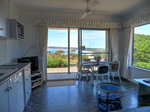 Emu Bay Holiday Homes - ACT Tourism 26