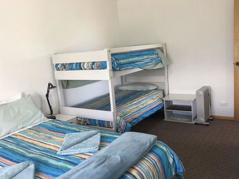 Emu Bay Holiday Homes - ACT Tourism 12