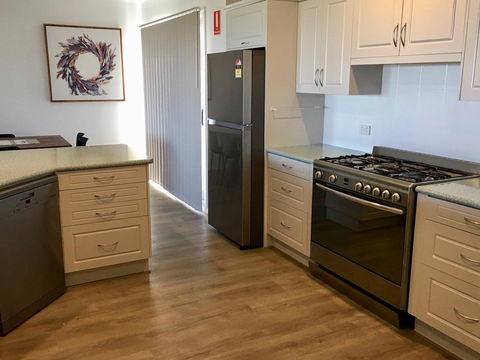 Emu Bay Holiday Homes - ACT Tourism 29