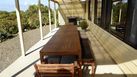 Emu Bay Holiday Homes - ACT Tourism 13
