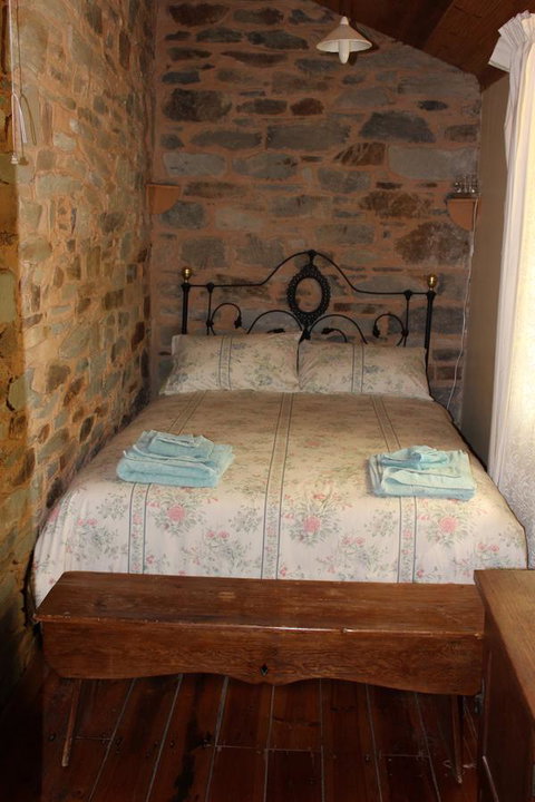 Hillside Cottage - ACT Tourism 3