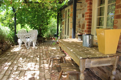 Hillside Cottage - ACT Tourism 8