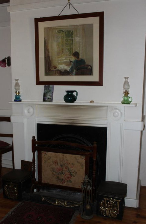 Hillside Cottage - ACT Tourism 4