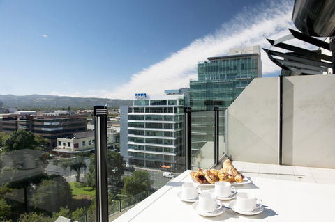 Mantra Hindmarsh Square - ACT Tourism 4