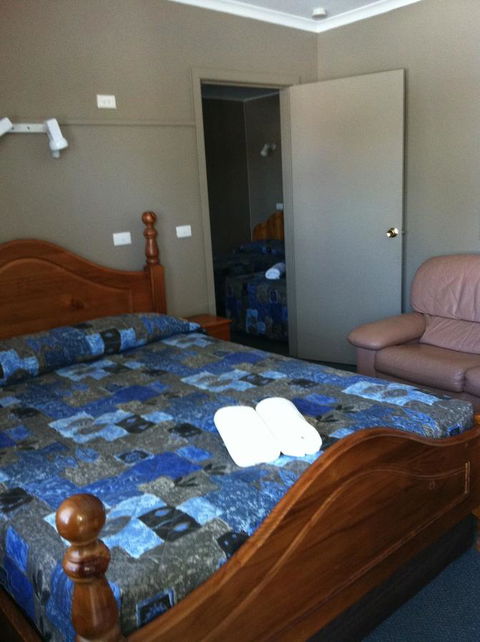 Ardeanal Motel - ACT Tourism 12