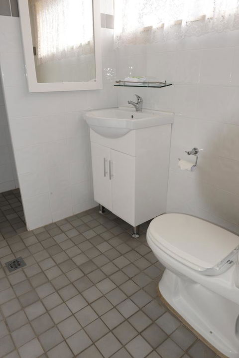 Ardeanal Motel - ACT Tourism 9