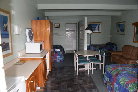 Ardeanal Motel - ACT Tourism 41