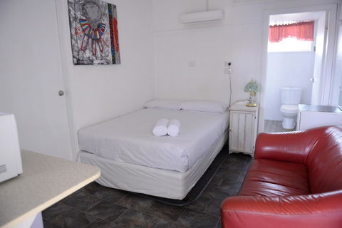 Ardeanal Motel - ACT Tourism 26