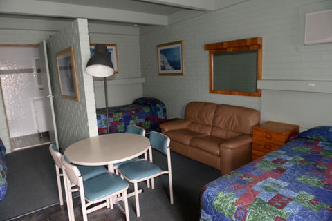 Ardeanal Motel - ACT Tourism 42