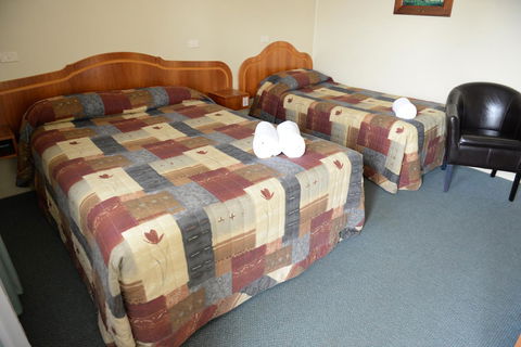 Ardeanal Motel - ACT Tourism 19