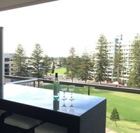Beachside Luxury getaway in Glenelg - ACT Tourism