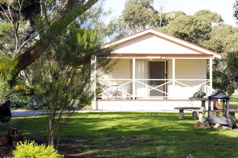 Cape Jervis Holiday Units - ACT Tourism 24
