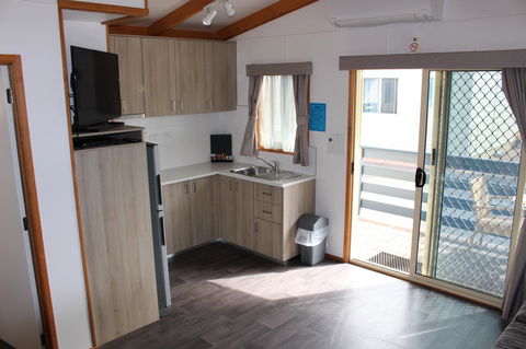 Ceduna Foreshore Caravan Park - ACT Tourism 7
