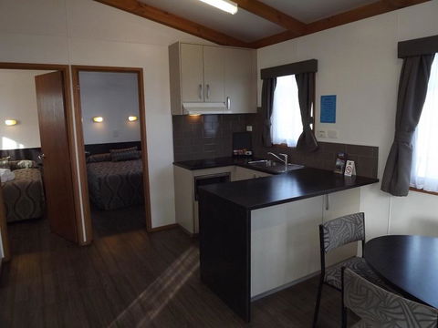 Ceduna Foreshore Caravan Park - ACT Tourism 13
