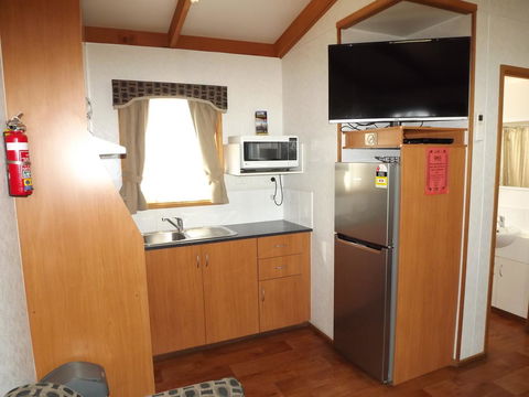 Ceduna Foreshore Caravan Park - ACT Tourism 14