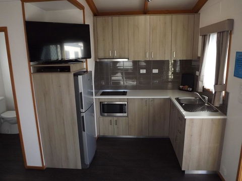 Ceduna Foreshore Caravan Park - ACT Tourism 12