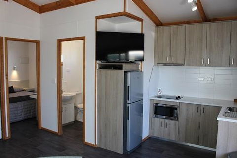 Ceduna Foreshore Caravan Park - ACT Tourism 11