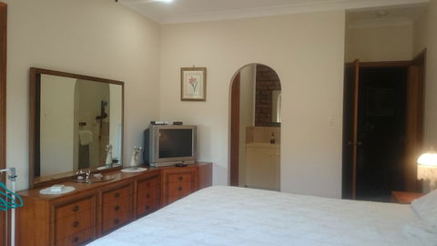 Gaerwood B&B - ACT Tourism 5