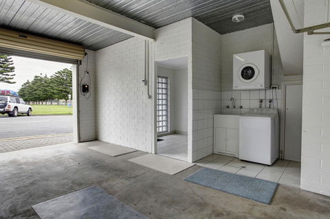 Tasman Beachside Apartment - ACT Tourism 11