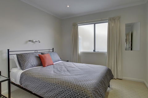 Tasman Beachside Apartment - ACT Tourism 8