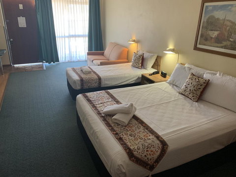 Cumberland Motor Inn - ACT Tourism 21