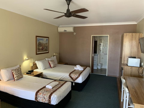 Cumberland Motor Inn - ACT Tourism 13