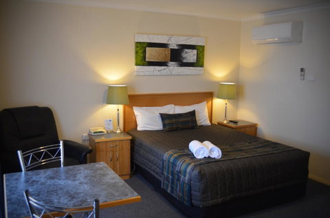 Arkana Motor Inn & Terrace Apartments - ACT Tourism 0