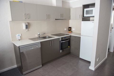 Arkana Motor Inn & Terrace Apartments - ACT Tourism 3