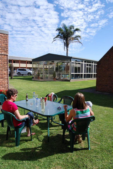 Arkana Motor Inn & Terrace Apartments - ACT Tourism 12