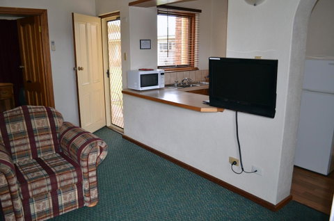 Arkana Motor Inn & Terrace Apartments - ACT Tourism 35