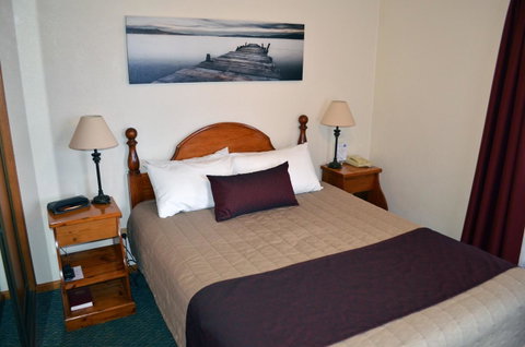 Arkana Motor Inn & Terrace Apartments - ACT Tourism 14