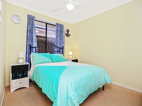Lakeside - Encounter Bay - ACT Tourism 11