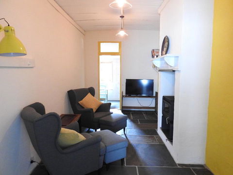 Cooks Cottage - ACT Tourism 1