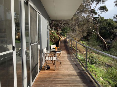 Sunrise On Falie Seaview Eco Accommodation - ACT Tourism 10