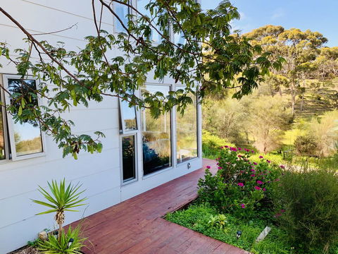 Sunrise On Falie Seaview Eco Accommodation - ACT Tourism 4